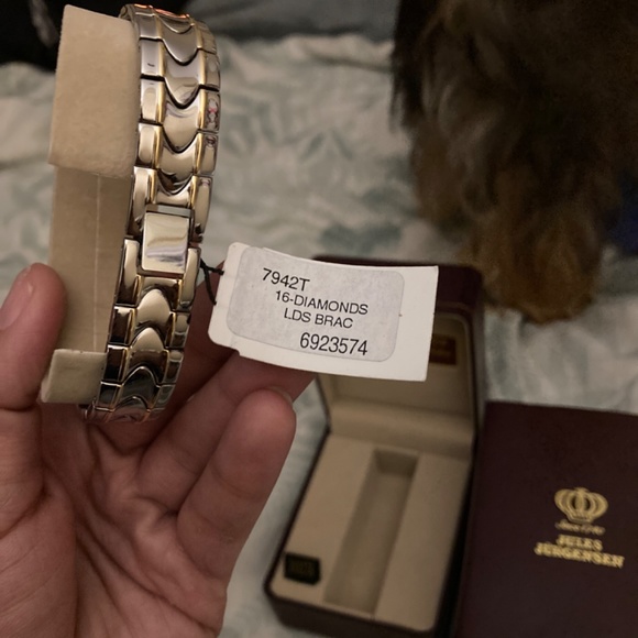 Watch - Picture 2 of 3